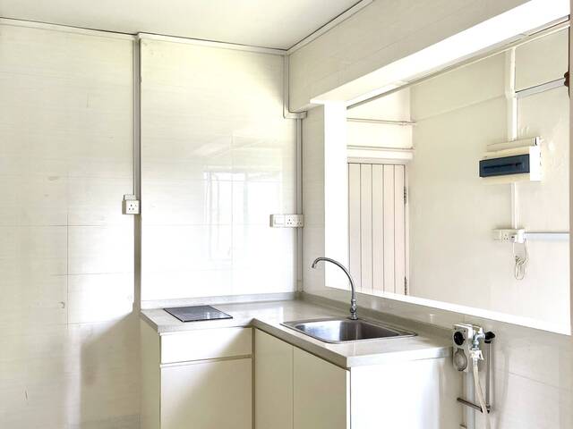 Studio &Common Room for rent next to Siglap MRT/Beac