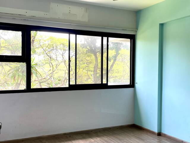 Room for rent next to MRT,spacious,bright,beach,privacy