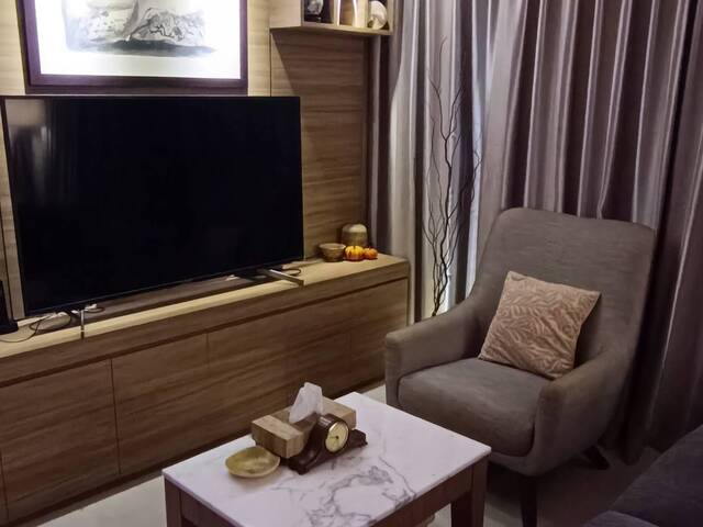 Nice quiet Sengkang condo common room for rent