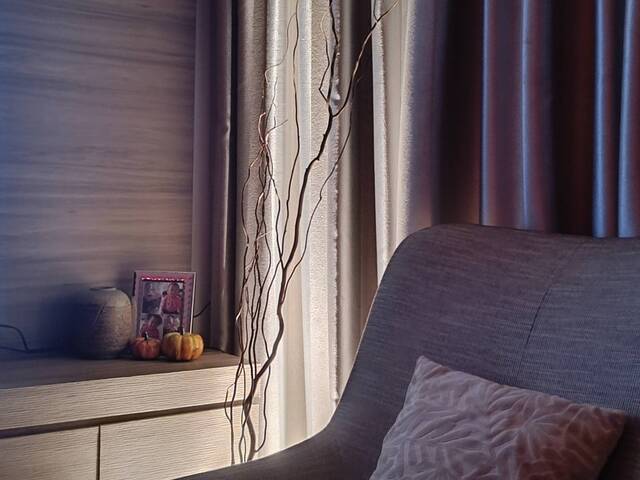 Nice quiet Sengkang condo common room for rent