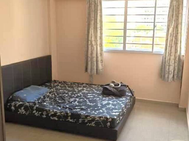 Common Room for Rent at Blk 511 West Coast Drive, Near to Clementi MRT! NO AGENT FEE