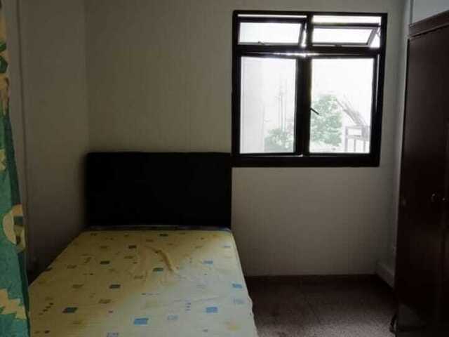 Small room for Rent