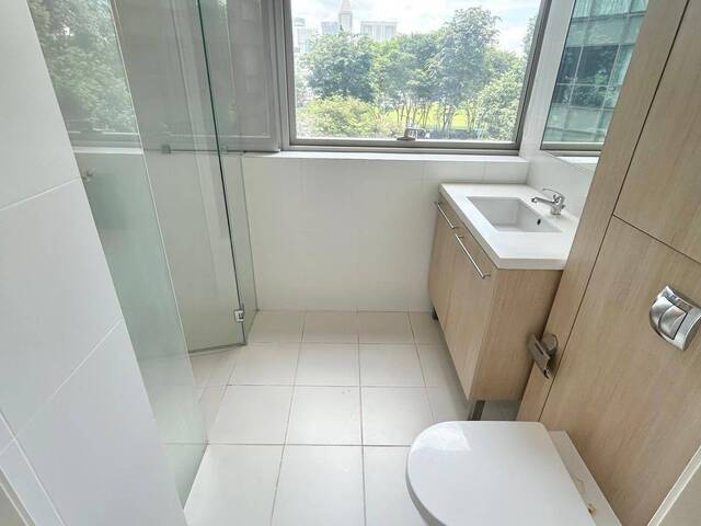 Full Furnish Big Master Room - Raffles place MRT .