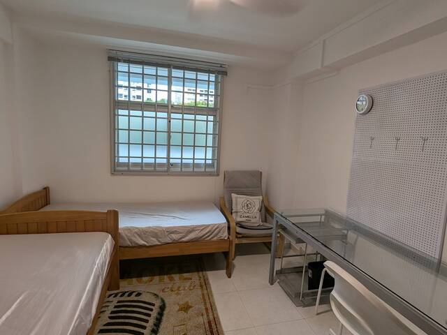 2pax room near Ghim Moh/ Holland for rent