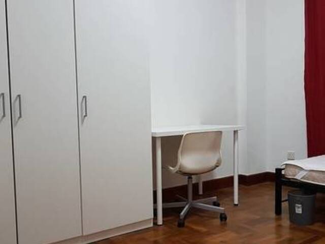 Common Bedroom Parc Oasis Condo, opp Chinese Garden MRT station