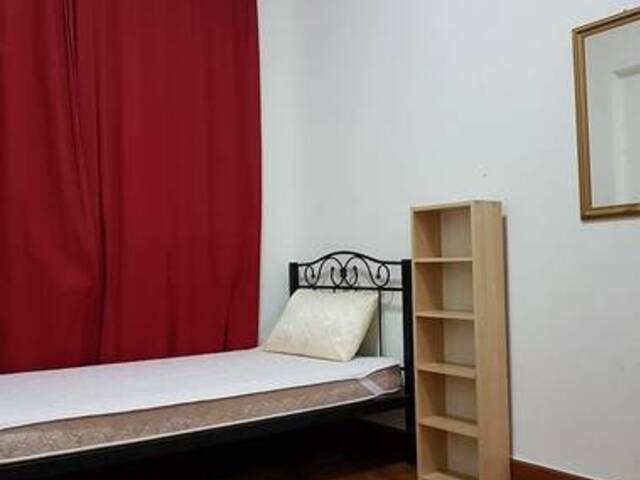 Common Bedroom Parc Oasis Condo, opp Chinese Garden MRT station