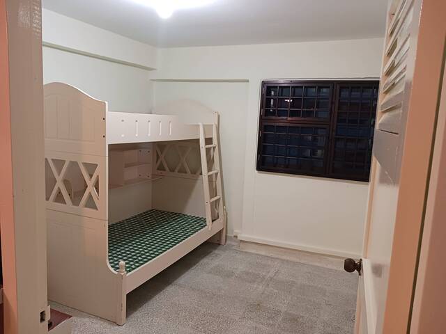 4 room flat at Blk 17 Marine Terrace