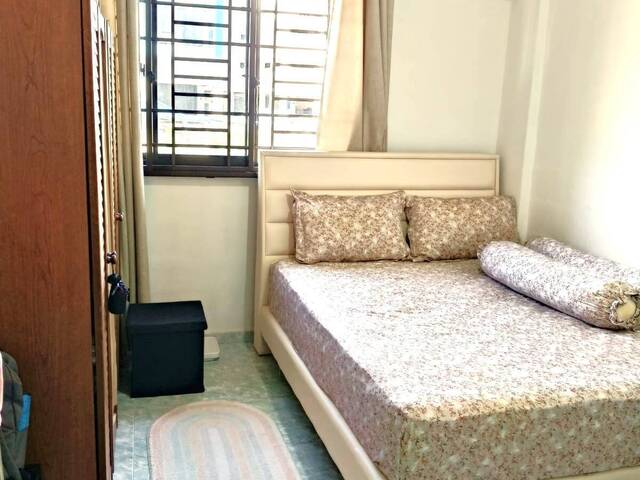 Common Room for rent at blk 459 Ang Mo Kio Avenue 10.Near to Ang Mo Kio MRT! NO AGENT FEFE