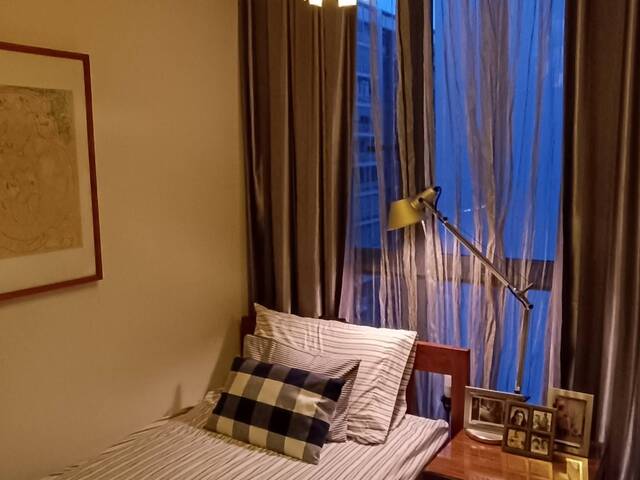 quiet single common room for rent