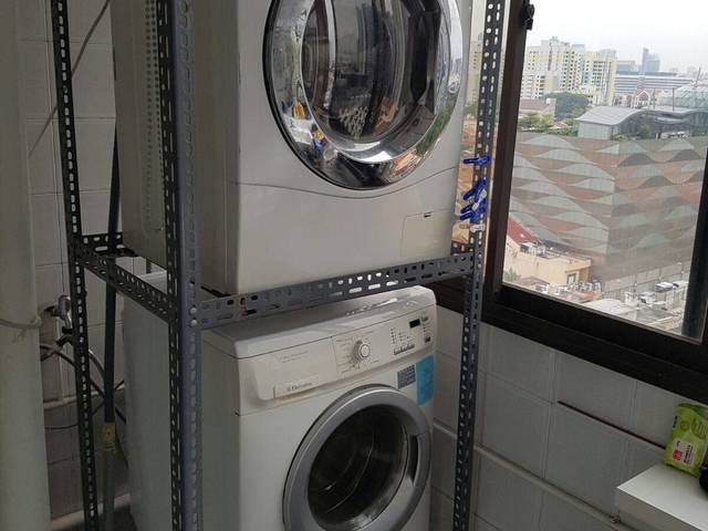 master room @ 101 kitchener rd (jalan besar plaza) farrer pk MRT) $1700