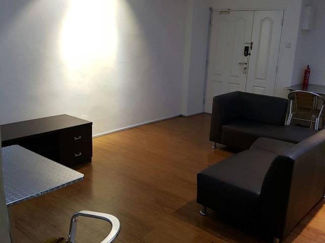 master room @ 101 kitchener rd (jalan besar plaza) farrer pk MRT) $1700