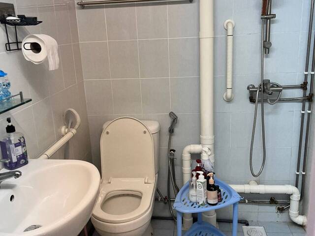 Blk 235 Master Room @ Ang Mo Kio Ave3 - No Owner