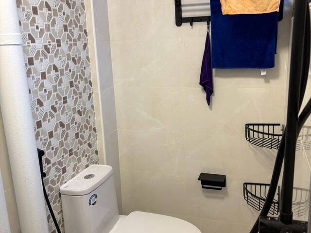 Corner Unit! High Floor..Privacy
