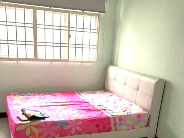 Common room for rent at Blk 318C Yishun Avenue 9. Near to Yishun MRT! NO AGENT FEE