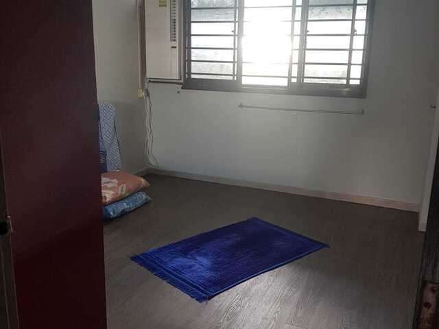 Common room at 114 bukit purmei road for rent! Aircon wifi!