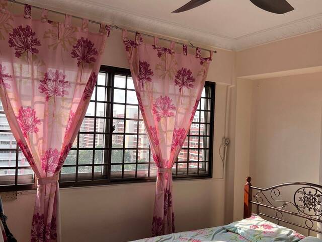 Common room at 542 hougang avenue 8 for rent!