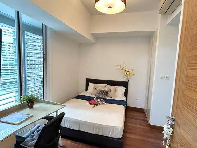 Newly Furnished Big Master Room - One Raffles place/MBFC/Asia Square