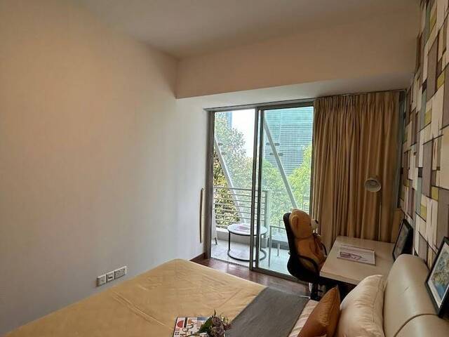 Newly Furnished Big Queen Room with Outdoor Balcony - Just inside CBD