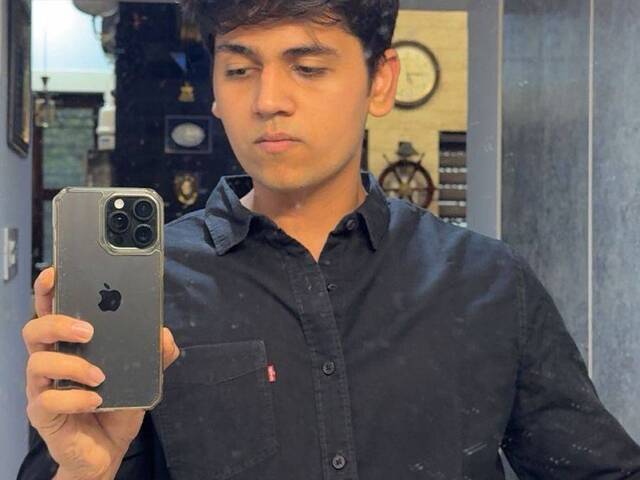 Aaryan is looking for a room in Central Singapore