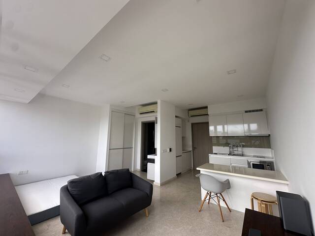 Studio in Siglap with a great view