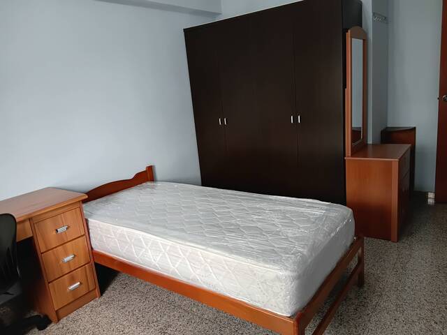 Common Room at Jurong west near Jurong point 5 minutes walk to Boon Lay MRT