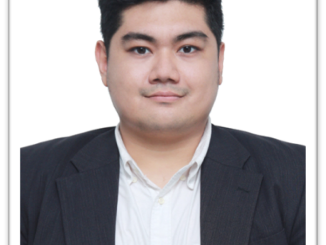Elgin is looking for a room in West Singapore