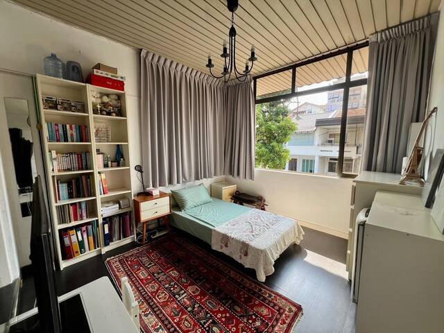 Large 350sqft suite room for rent