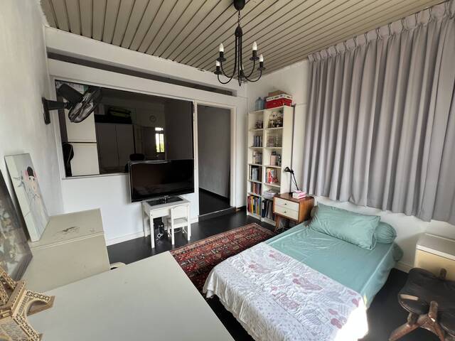 Large 350sqft suite room for rent