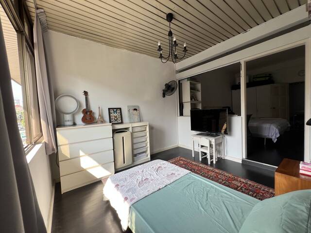 Large 350sqft suite room for rent