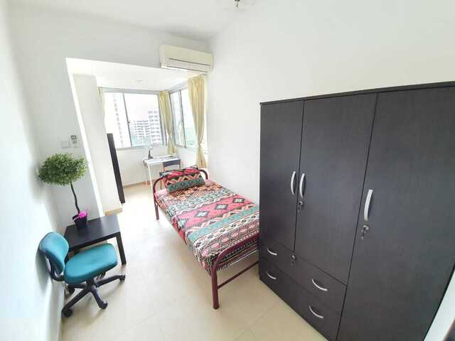 Room For Rent - SUMMER GREEN #11-02 RM5
