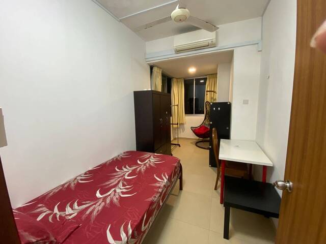 Room For Rent - SUMMER GREEN #11-02 RM5
