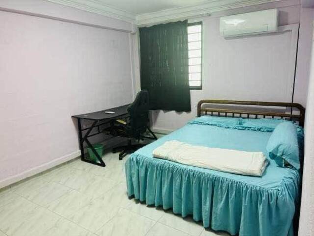 Common room at 34 lorong 5 toa payoh for rent! Aircon wifi!