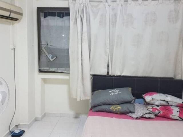 Common room at 842 Jurong West street 81 for rent! Aircon wifi!