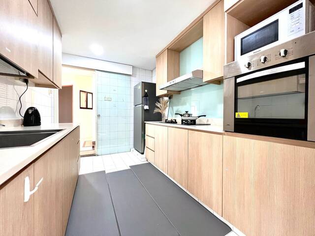 Walking distance to 2 MRT and Malls at River Valley