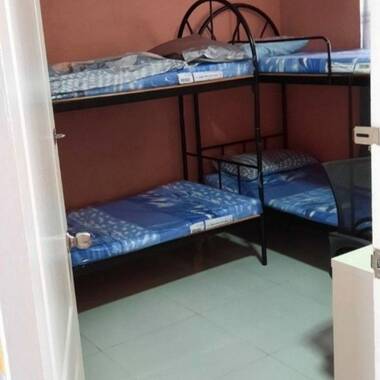 Room Sharing With 3 Males