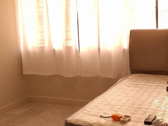 BIG COMMON ROOM FOR RENT, NO OWNER STAY.