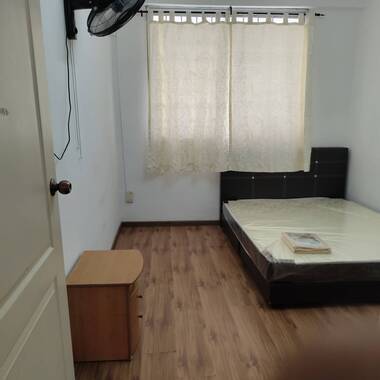 Tamil Indian family we find room share or family are welcome l.