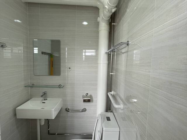 Clean & spacious room near to Pasir Ris MRT