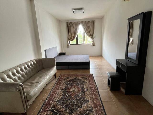 Sembawang Springs Estate, Jalan Malu-Malu, Big Master Room with private bathroom, f