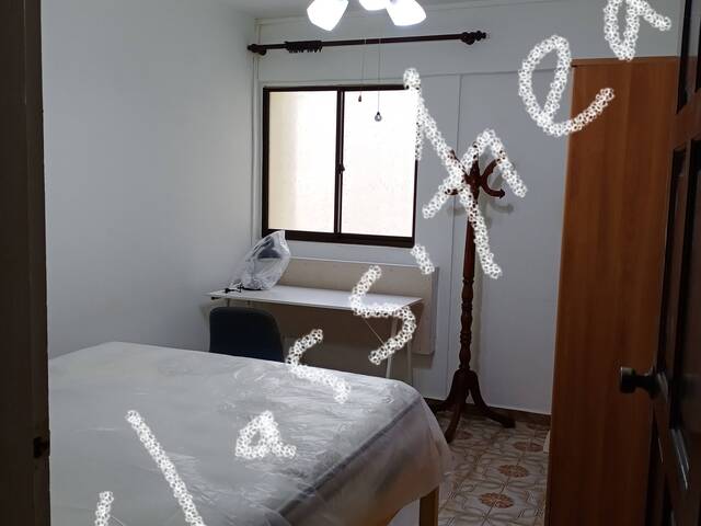 Genuine Central, nice clean and cosy Master bedroom near all amenities (mrt,mkt..) No agent Fees.