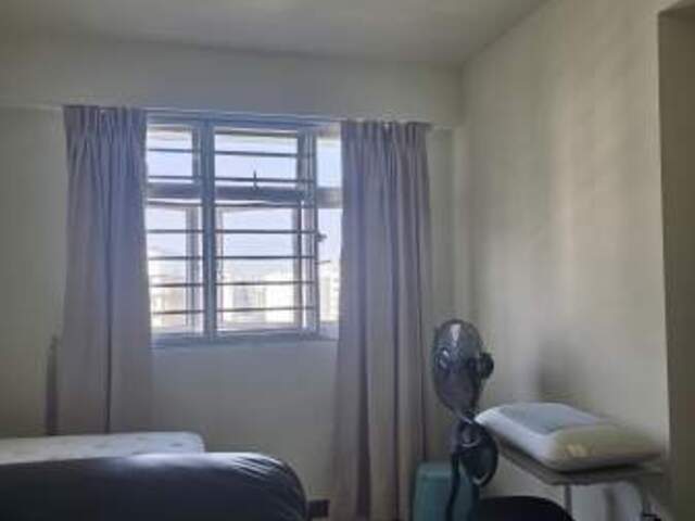 Common room at 331a anchorvale street for rent! Aircon wifi!