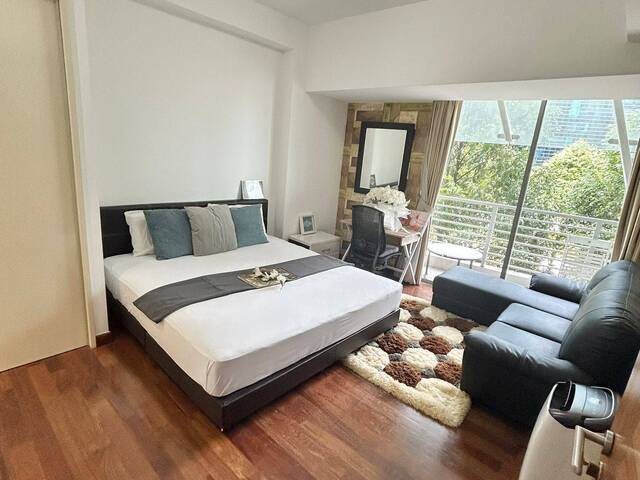 No Agent fee , CBD Location Outdoor Balcony Big Master Room