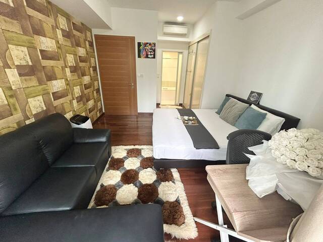 No Agent fee , CBD Location Outdoor Balcony Big Master Room