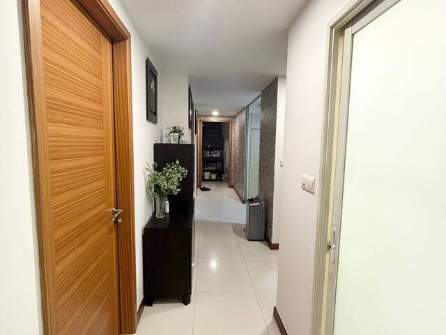 No Agent fee , CBD Location Outdoor Balcony Big Master Room