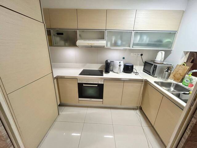 No Agent fee , CBD Location Outdoor Balcony Big Master Room