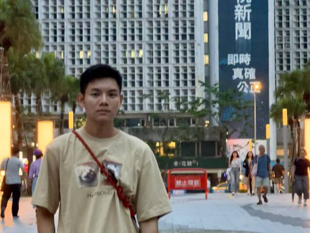 Tan Sing Yee is looking for a room in East Singapore