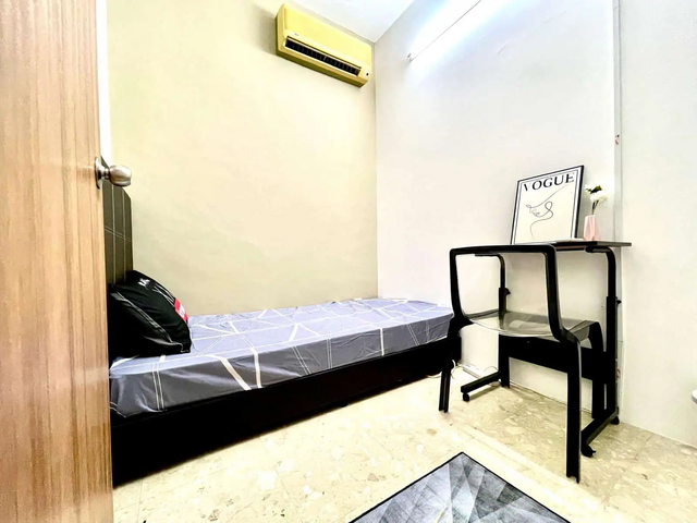 Florida Deluxe Bedroom #1