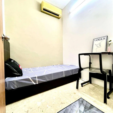 Florida Deluxe Bedroom #1