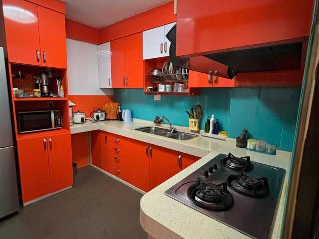 Near admiralty MRT 2 min walk