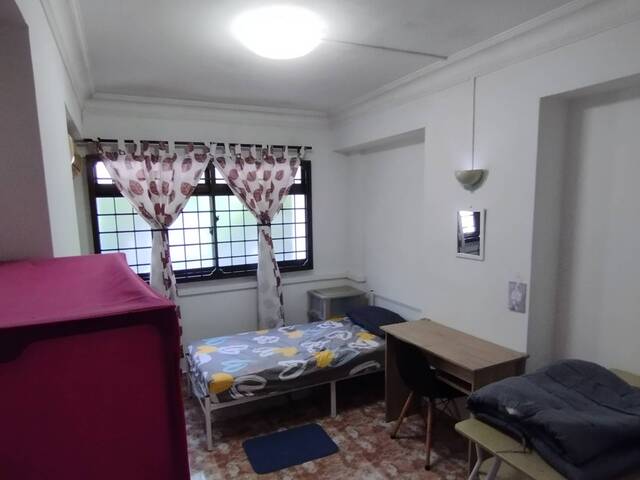 TAMPINES ST 34 - ROOM FOR RENT